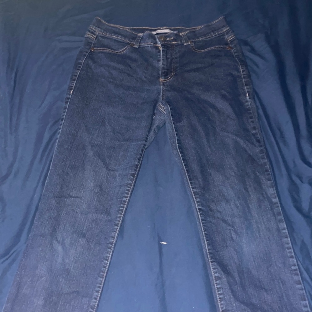 Super flattering mom jeans